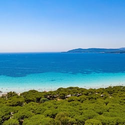 En la playa, traslado desde/hacia la playa, sillas reclinables de playa