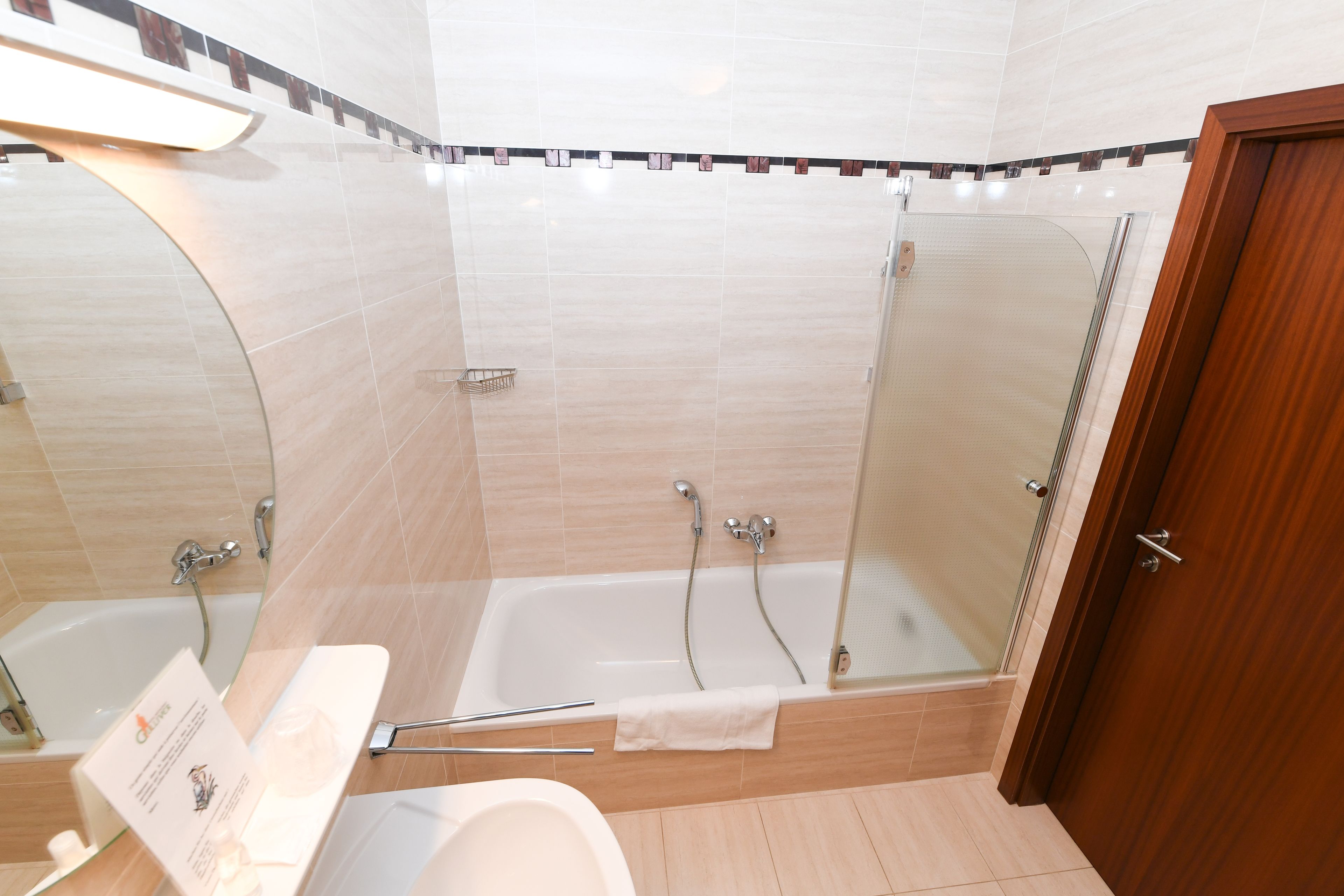exclusive double room, 1 double bed | bathroom | free toiletries, hair dryer, towels