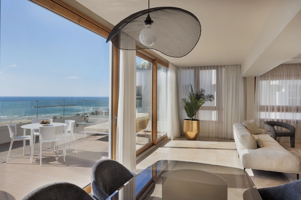 Jewel Suite | 1 bedroom, Egyptian cotton sheets, premium bedding, in-room safe