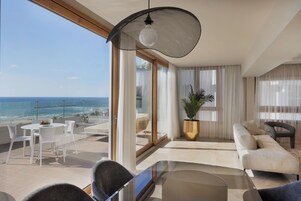 Jewel Suite | 1 bedroom, Egyptian cotton sheets, premium bedding, in-room safe