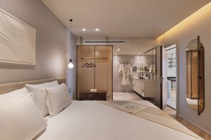 The Jewel Suite with Terrace, Jacuzzi & Full Sea View | Egyptian cotton sheets, premium bedding, in-room safe, desk - Jewel Beachfront Boutique Hotel (Tel Aviv)