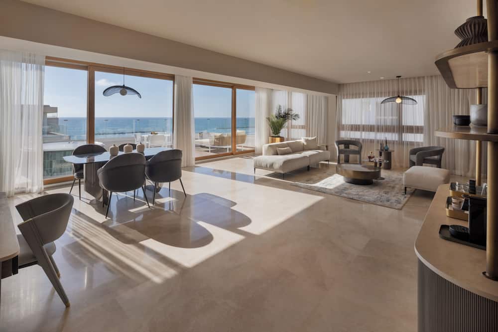 Jewel Beachfront Boutique Hotel