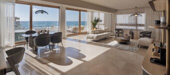 Jewel Beachfront Boutique Hotel