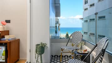 Deluxe Room with Balcony and Sea View | Egyptian cotton sheets, premium bedding, in-room safe, desk