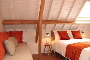 Premium bedding, Select Comfort beds, minibar, desk - PassaDia B&B (Zwevegem)