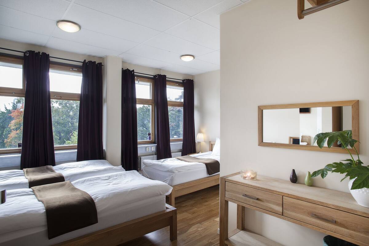Standard Triple Room | Desk, iron/ironing board (on request), WiFi (free)