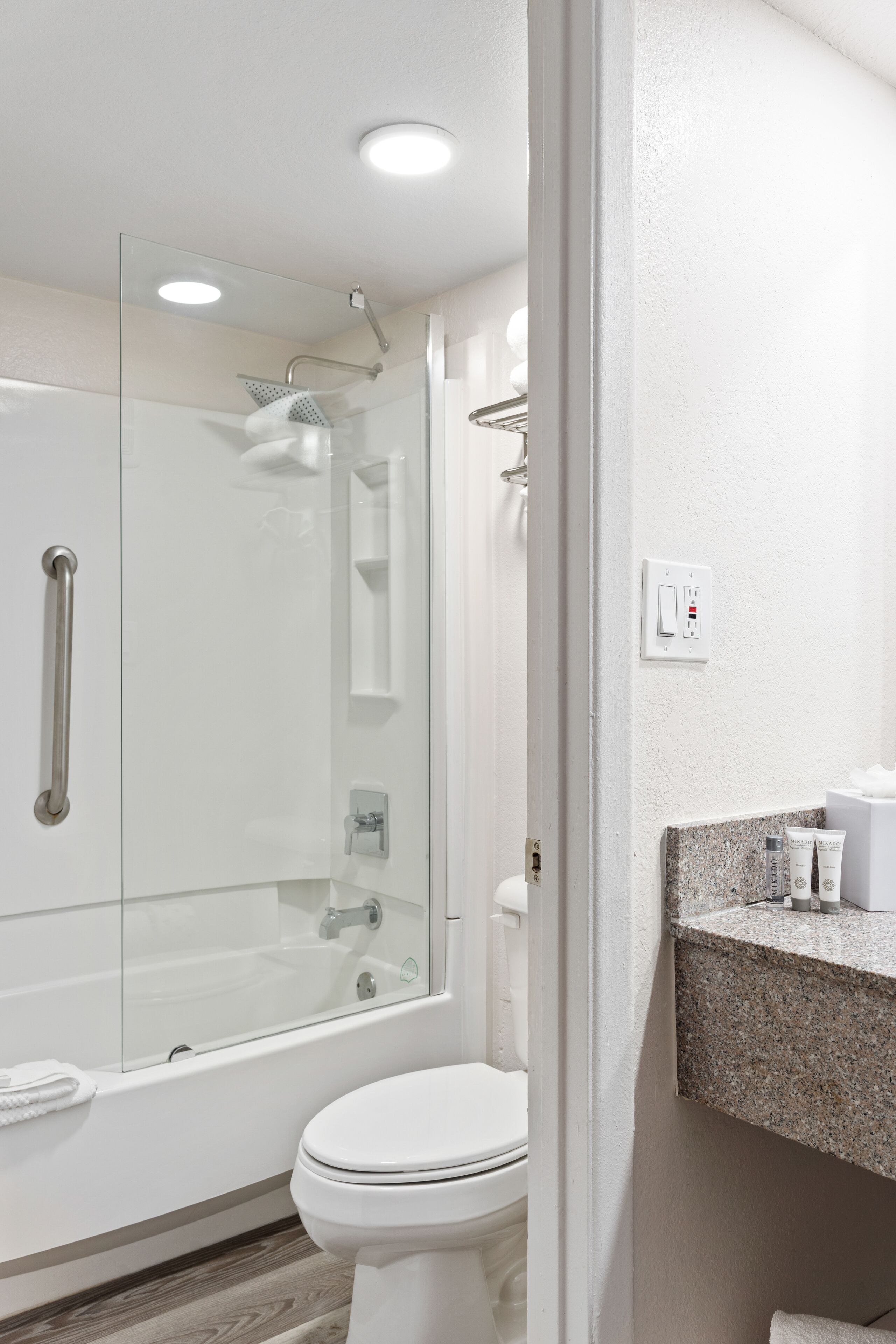 Photo - Baymont by Wyndham Orlando Lake Buena Vista South