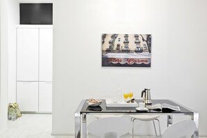 Standaard appartement, 2 slaapkamers | Woonkamer | Een plasmatelevisie