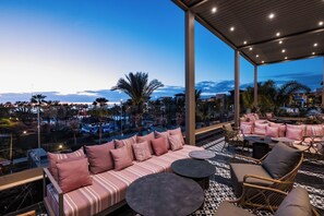 5 bars/lounges, poolside bar - Hotel Riu Palace Tikida Agadir - All Inclusive (Agadir)