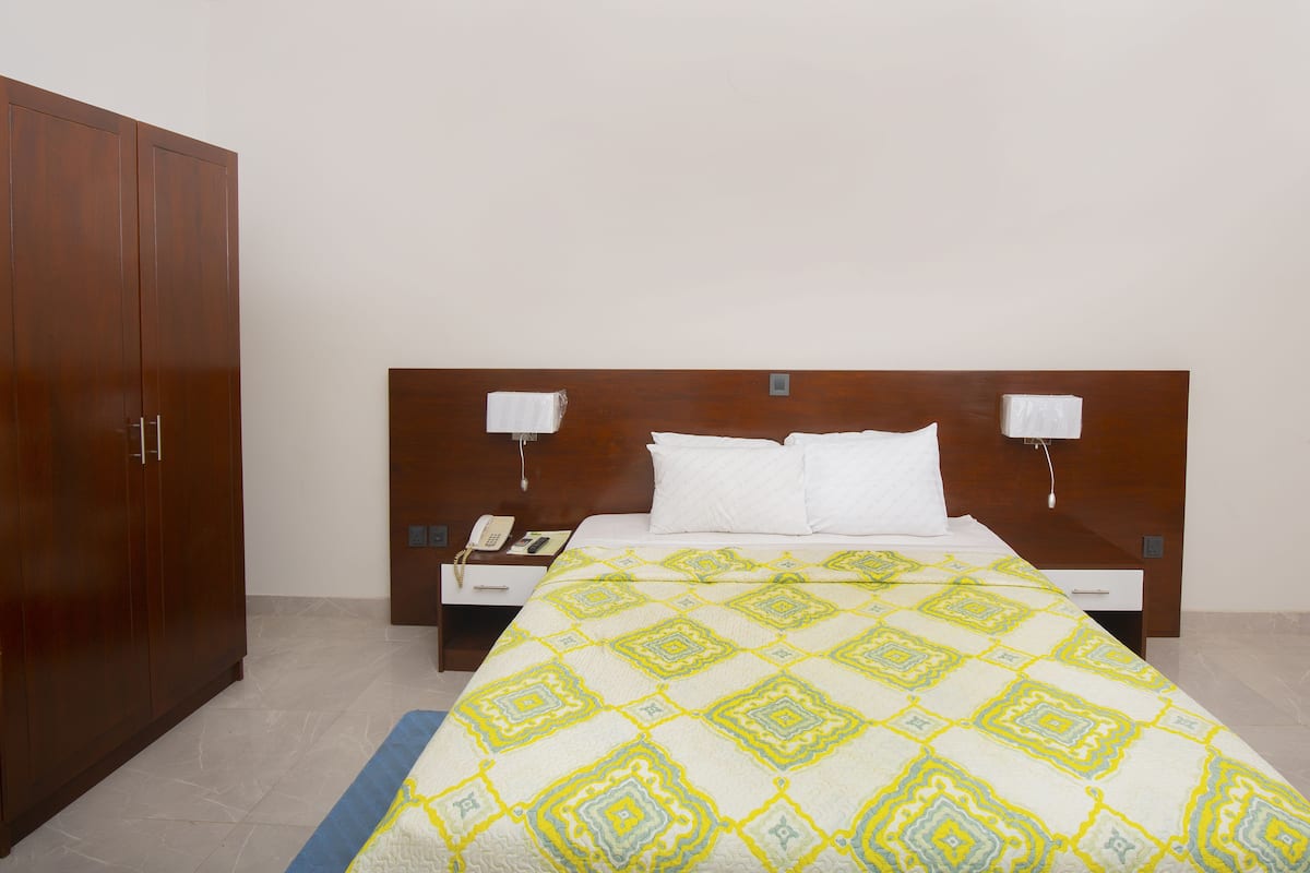 Standard Room, 1 Katil Ratu (Queen) | Bar mini, Wi-fi percuma, akses kerusi roda