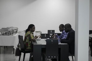 Dining - Monarch Hotel (Accra)