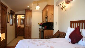 Room, 1 Queen Bed (Balcony Room; No Television) | Free WiFi, bed sheets