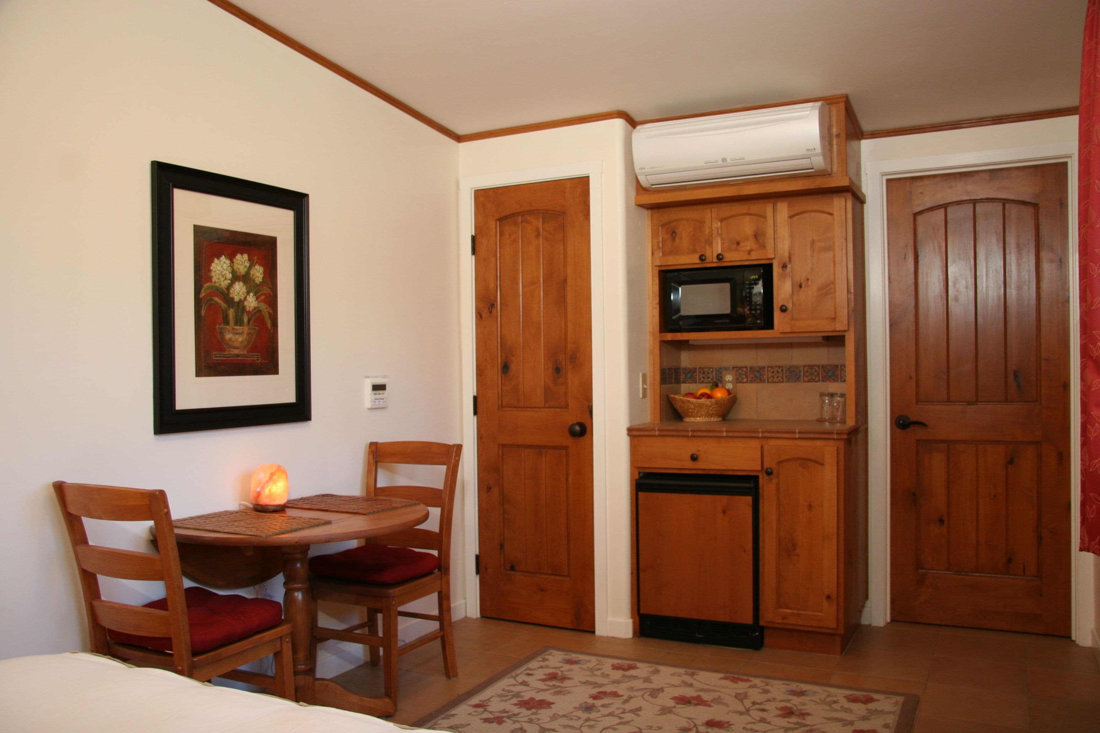 Zimmer, 1 Queen-Bett (Oak Room; No Television) | Wohnbereich