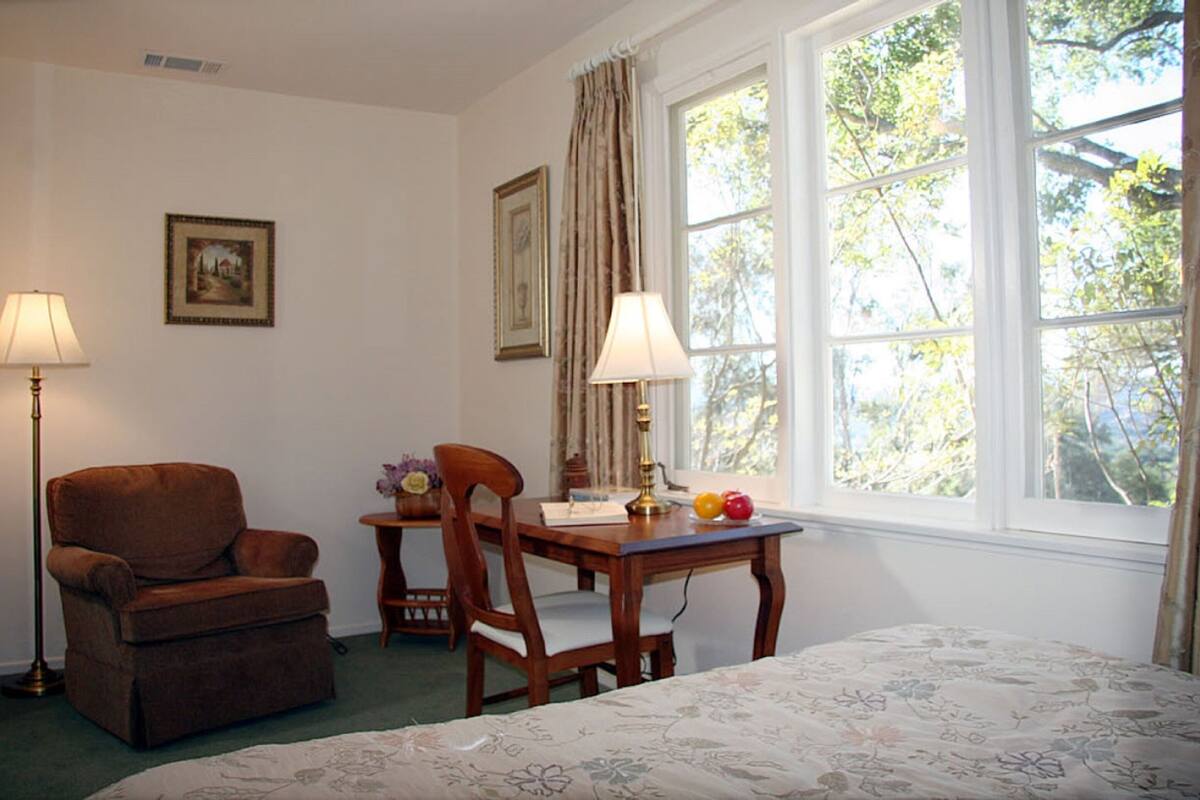 Room, 1 Queen Bed, Shared Bathroom (Cozy Room; No Television) | Free WiFi, bed sheets