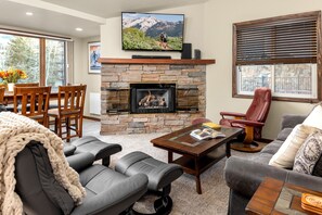 Room | Living area