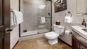 Room | Bathroom | Combined shower/tub, free toiletries, towels - Terracehouse - CoralTree Residence Collection (Snowmass Village)