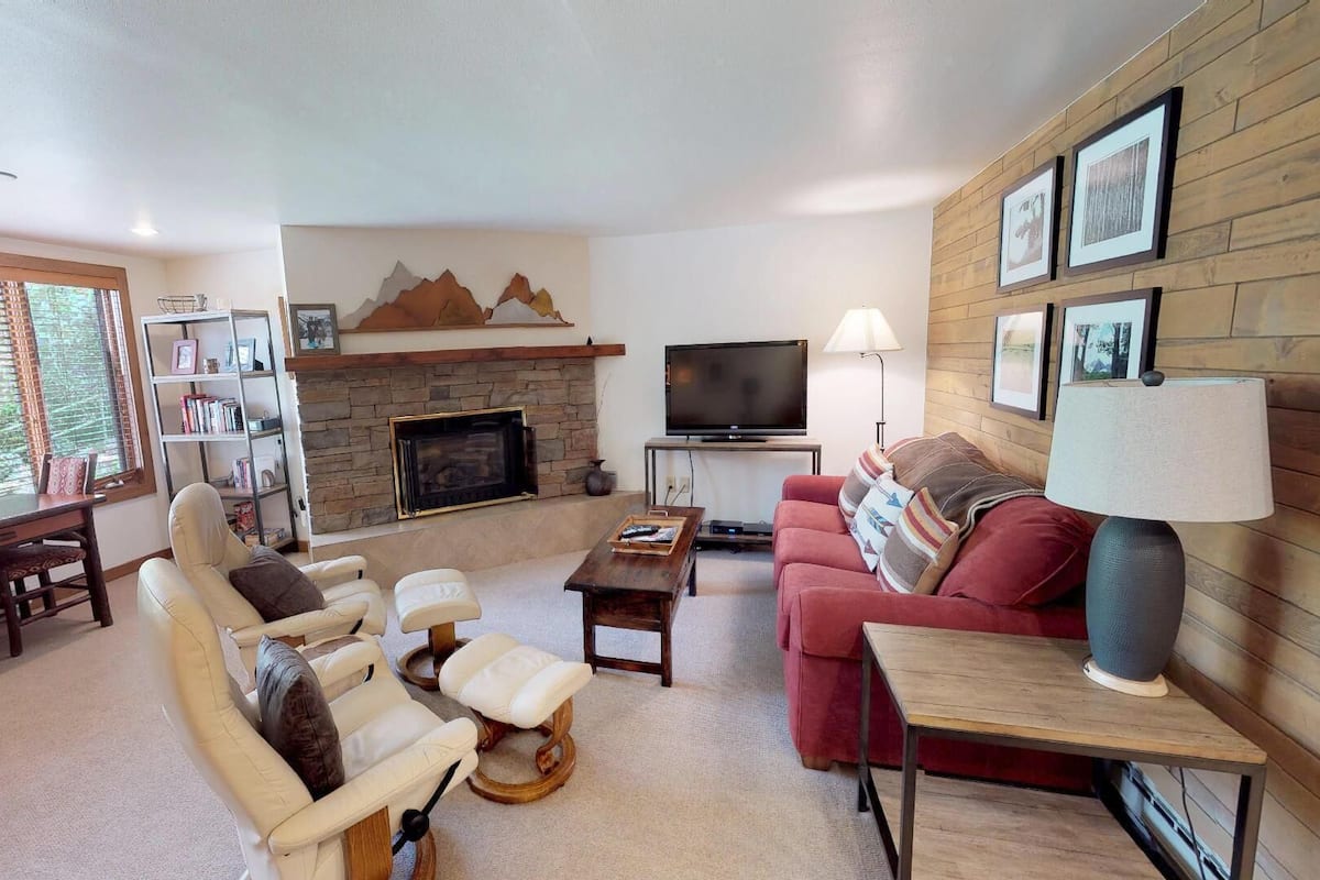 Condo, 2 Bedrooms (Terracehouse 92) | Front of property