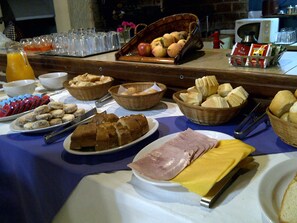 Free daily buffet breakfast