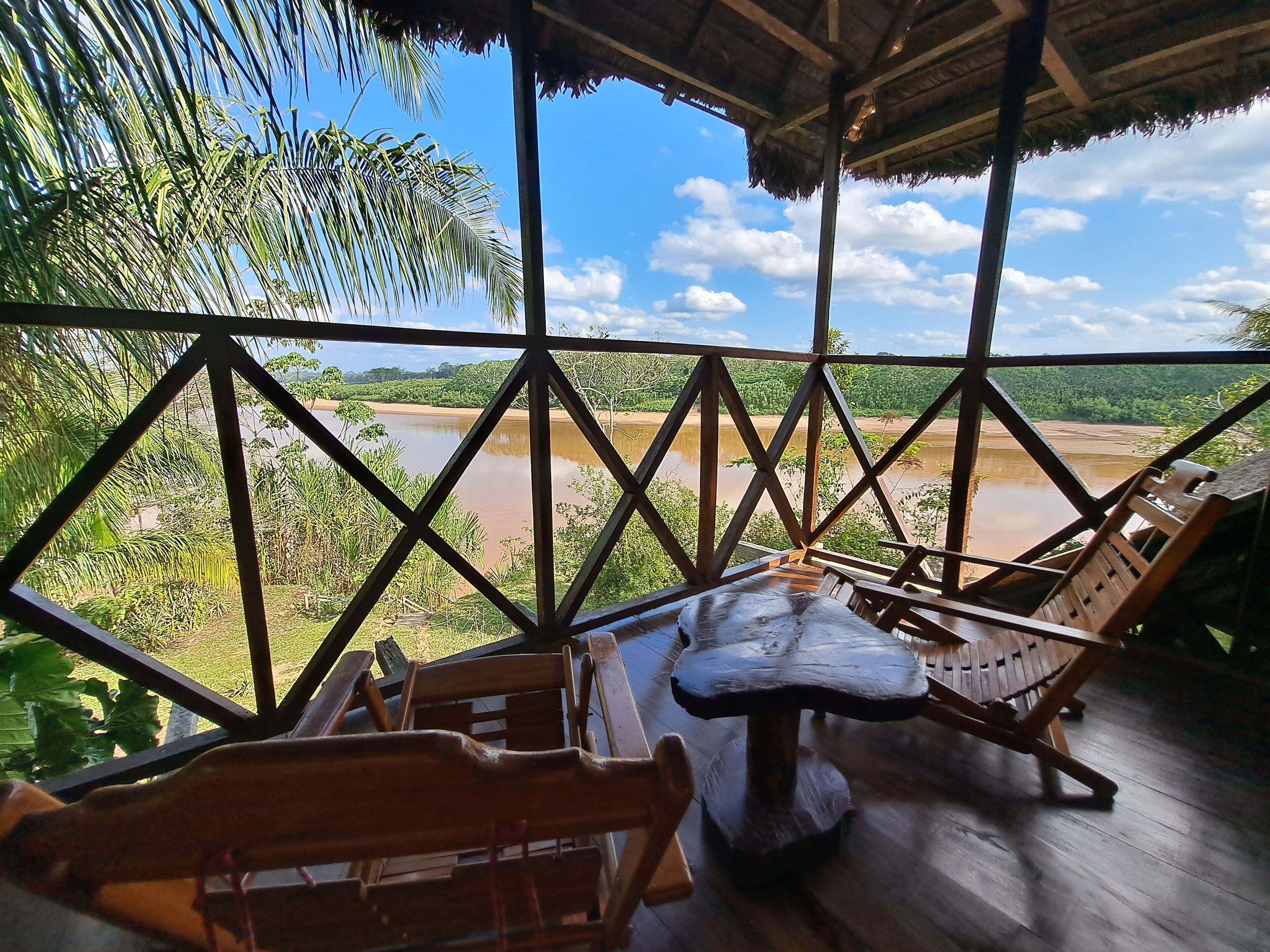 Cabin dành cho gia đình, 3 phòng ngủ, quang cảnh sông | Khu phòng khách | Sách, dàn stereo 