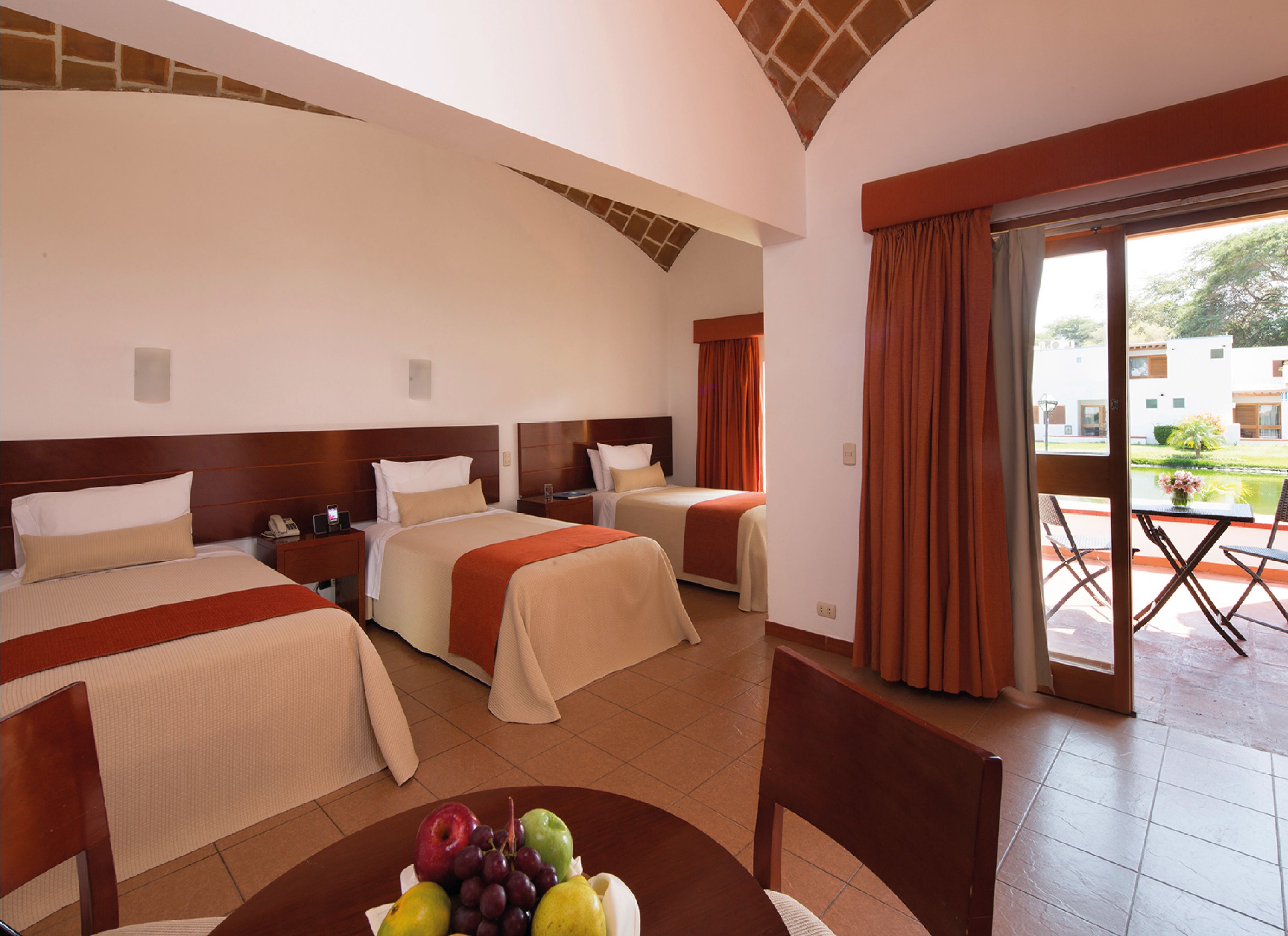 standard triple room | 1 bedroom, minibar, in-room safe, desk