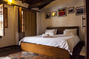 Basic Double Room, Shared Bathroom | Individually decorated, free WiFi, bed sheets - Masaya Bogotá (Bogotá)