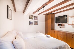 Superior Twin Room, Private Bathroom | Individually decorated, free WiFi, bed sheets - Masaya Bogotá (Bogotá)