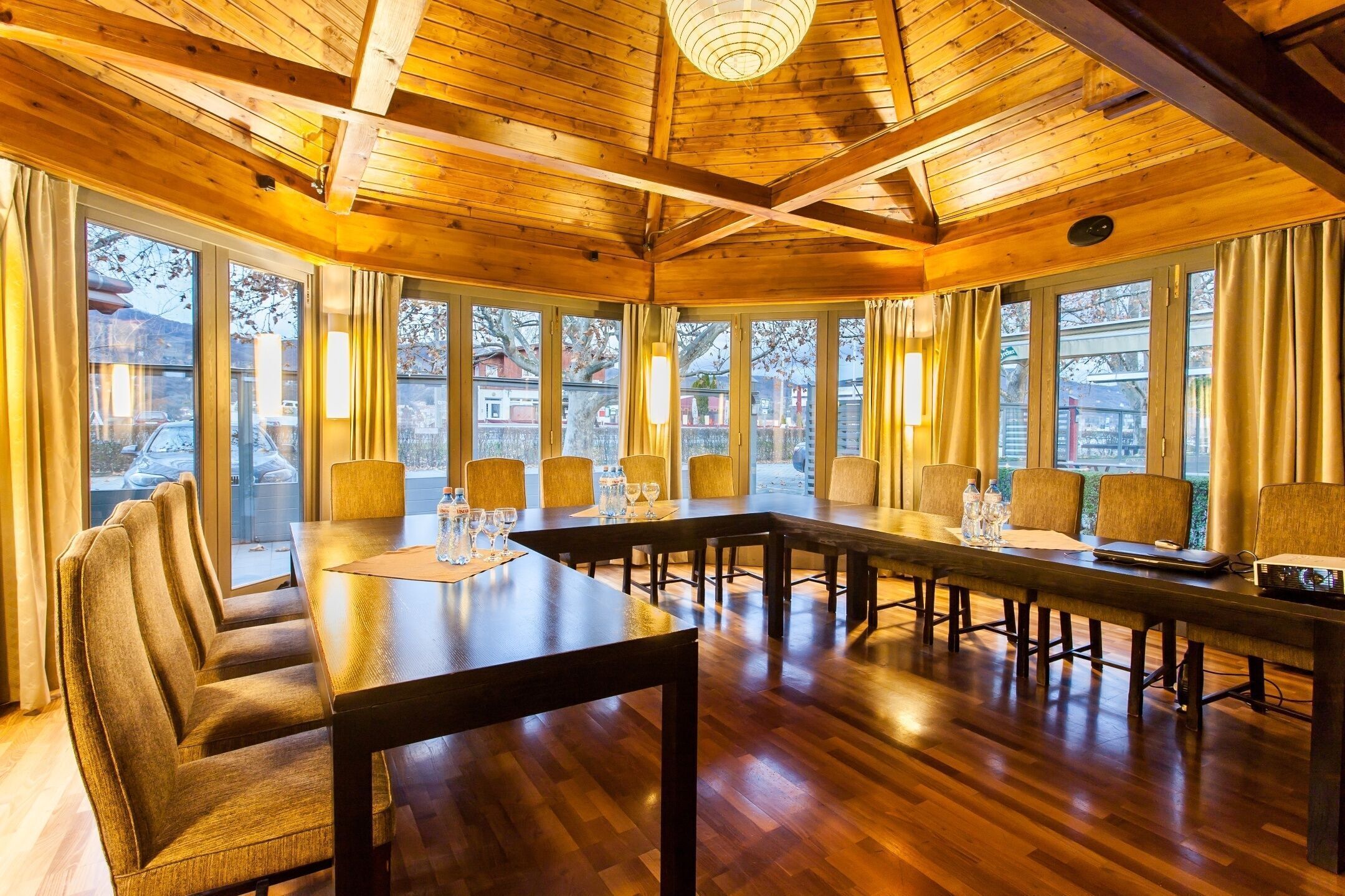 Meeting facility