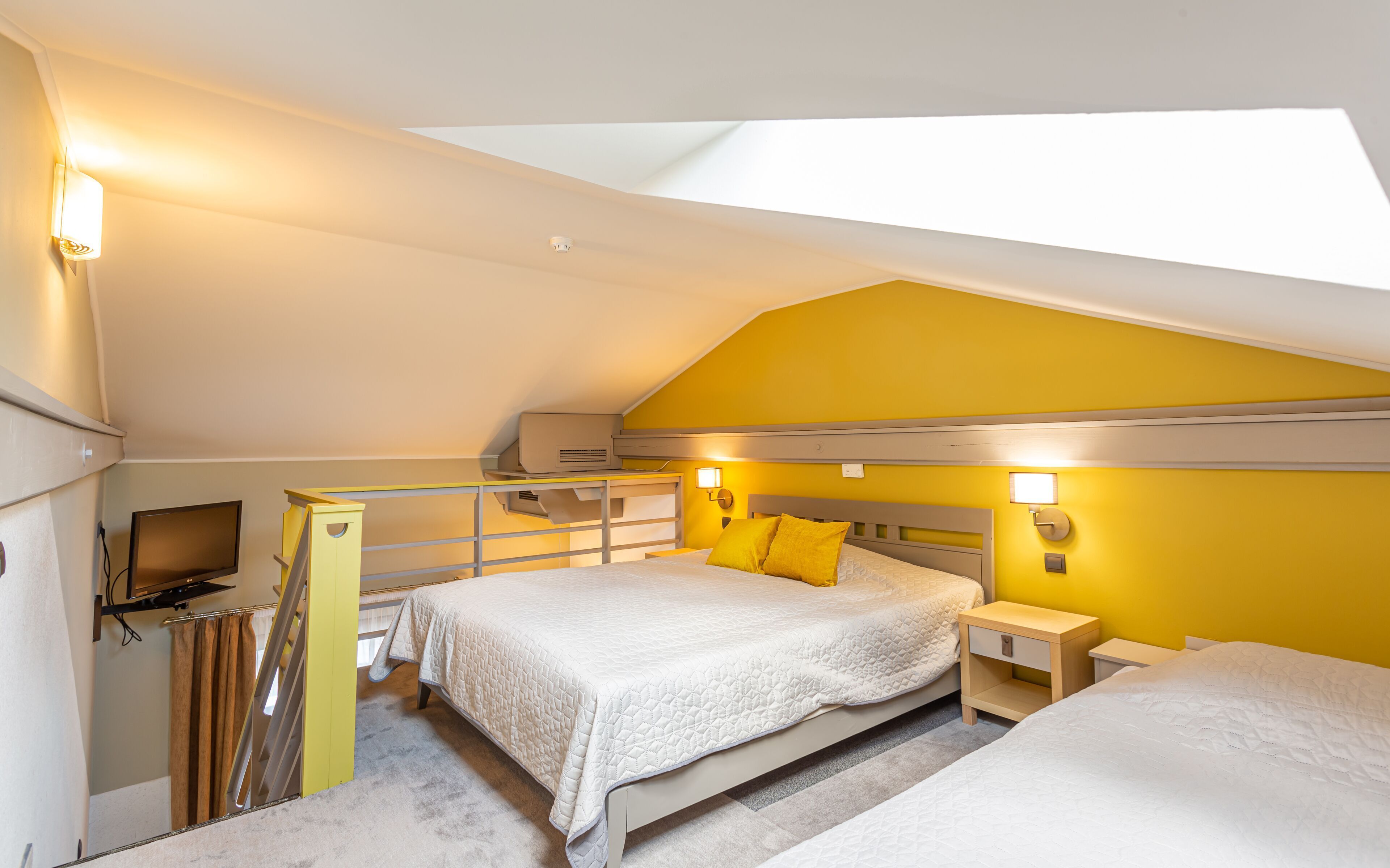 Minibar, caja fuerte, wifi gratis