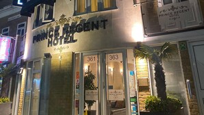 施設の正面