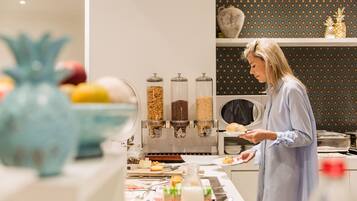 Petit déjeuner buffet (20 EUR par personne)