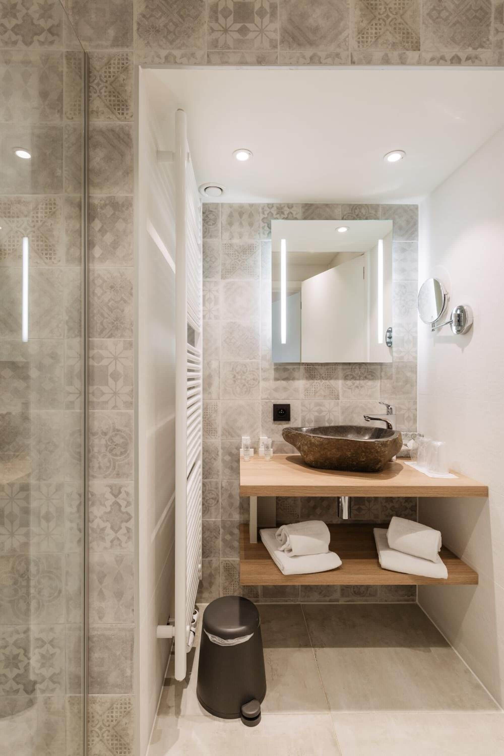 superior double room, ocean view | bathroom | shower, free toiletries, hair dryer, towels