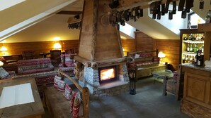 Bar (on property) - Hotel Jolanda Sport (Gressoney-la-Trinite)