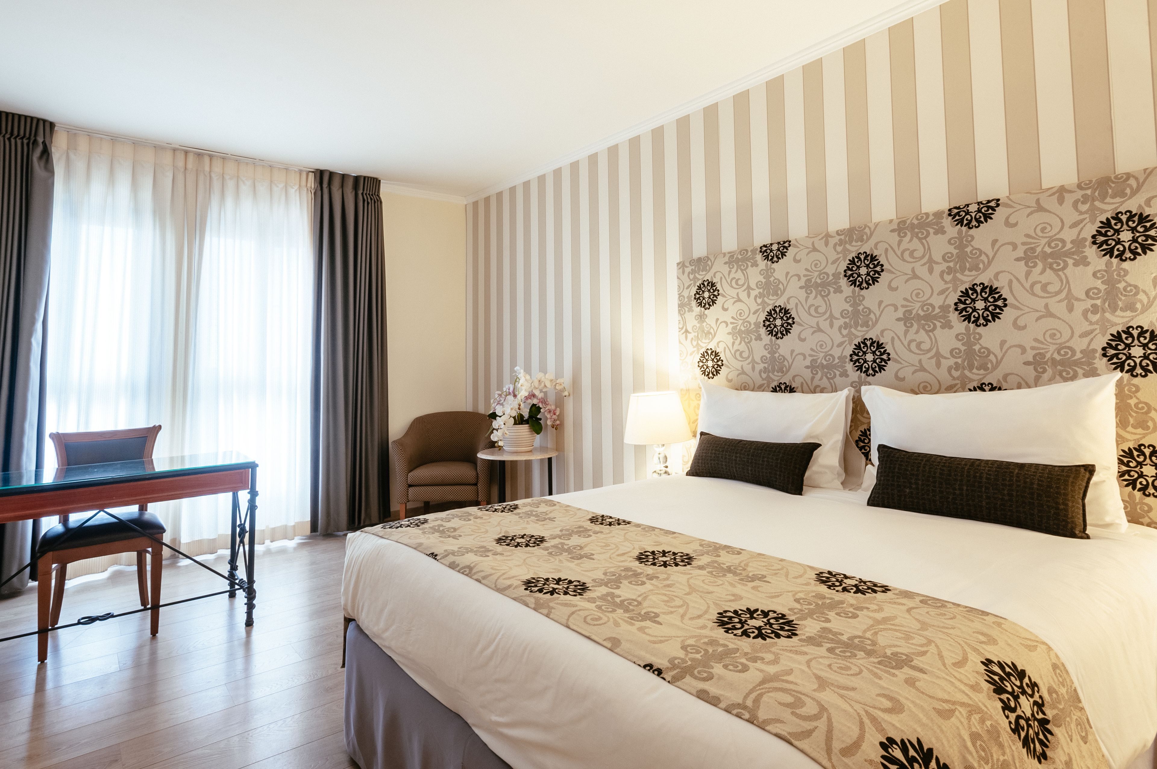 1 bedroom, in-room safe, individually decorated, individually furnished