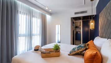 Premium Room | In-room safe, individually decorated, individually furnished