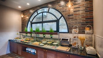 Bữa sáng buffet hàng ngày (120 ILS/mỗi người)