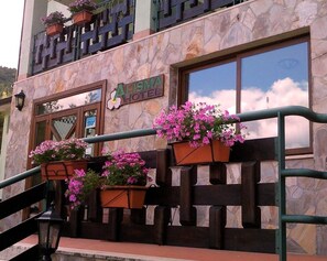Unclassified image, 3 of 45, button - Hotel Alisma (Alfedena)