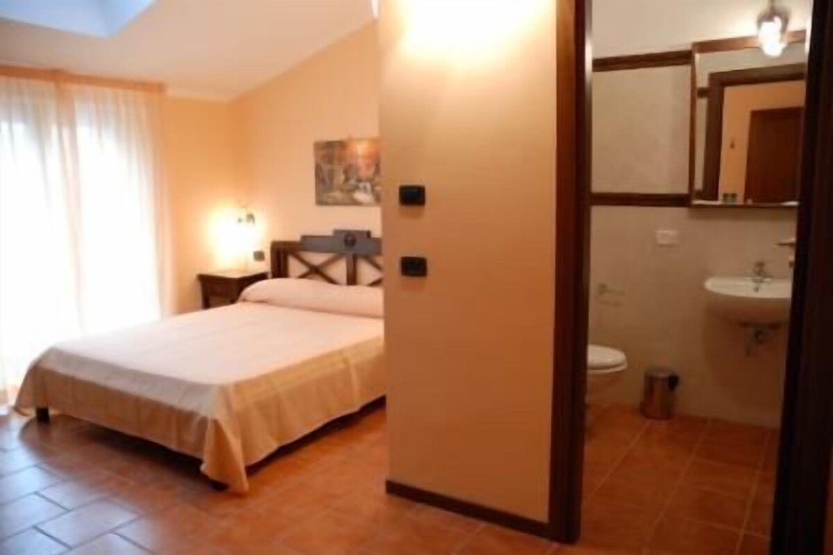 Standard Double Room | Select Comfort beds, minibar, in-room safe, desk