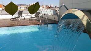 Seasonal outdoor pool - Ako Suite (Barcelona)