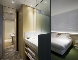 1 bedroom, minibar, in-room safe, desk - Ako Suite (Barcelona)