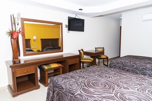 Caja fuerte, escritorio, wifi gratis