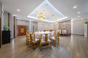 Chinese cuisine - Oriental Landscape Holiday Hotel (Chongqing)