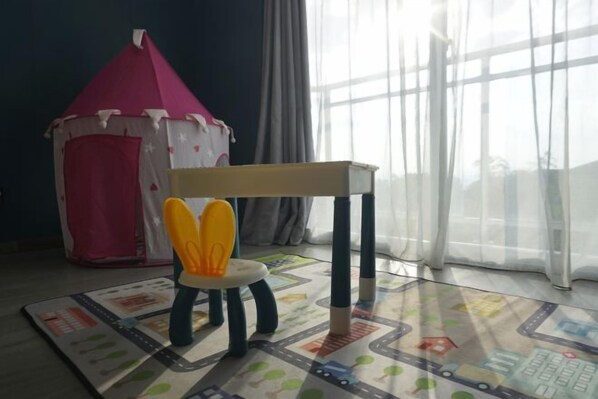 Imej tidak diklasifikasikan, 1 daripada 89, butang