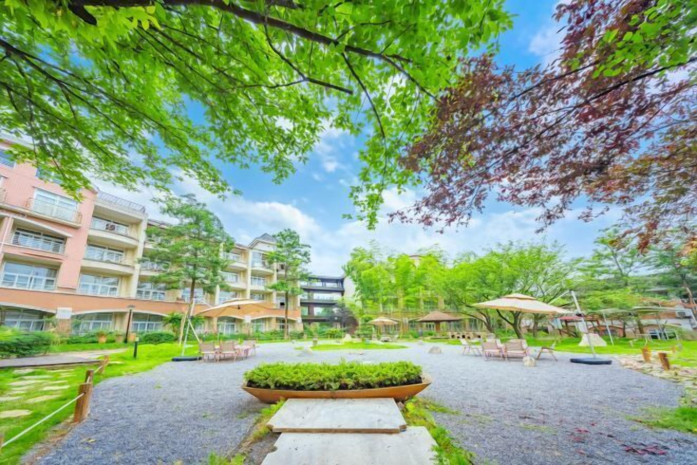 Escrivaninha, camas extras/dobráveis (sobretaxa)