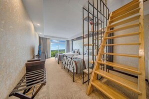 Bàn, giường gấp/giường phụ (phụ phí) 