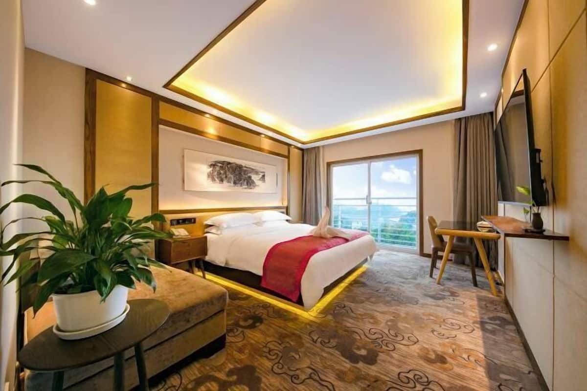 Desk, rollaway beds