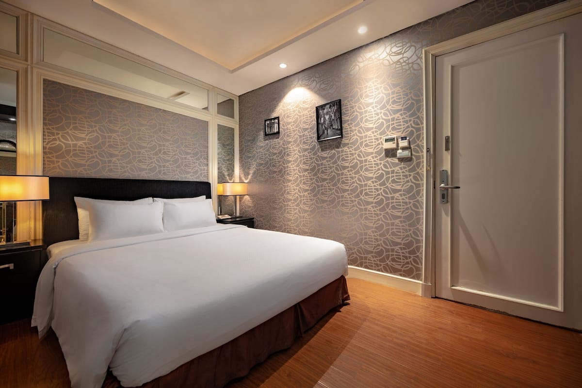 Standaard kamer, 1 queensize bed | Pillowtop-bedden, een minibar, een kluis op de kamer