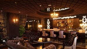 Bar (on property) - Le Parker International Hotel (Sanya)