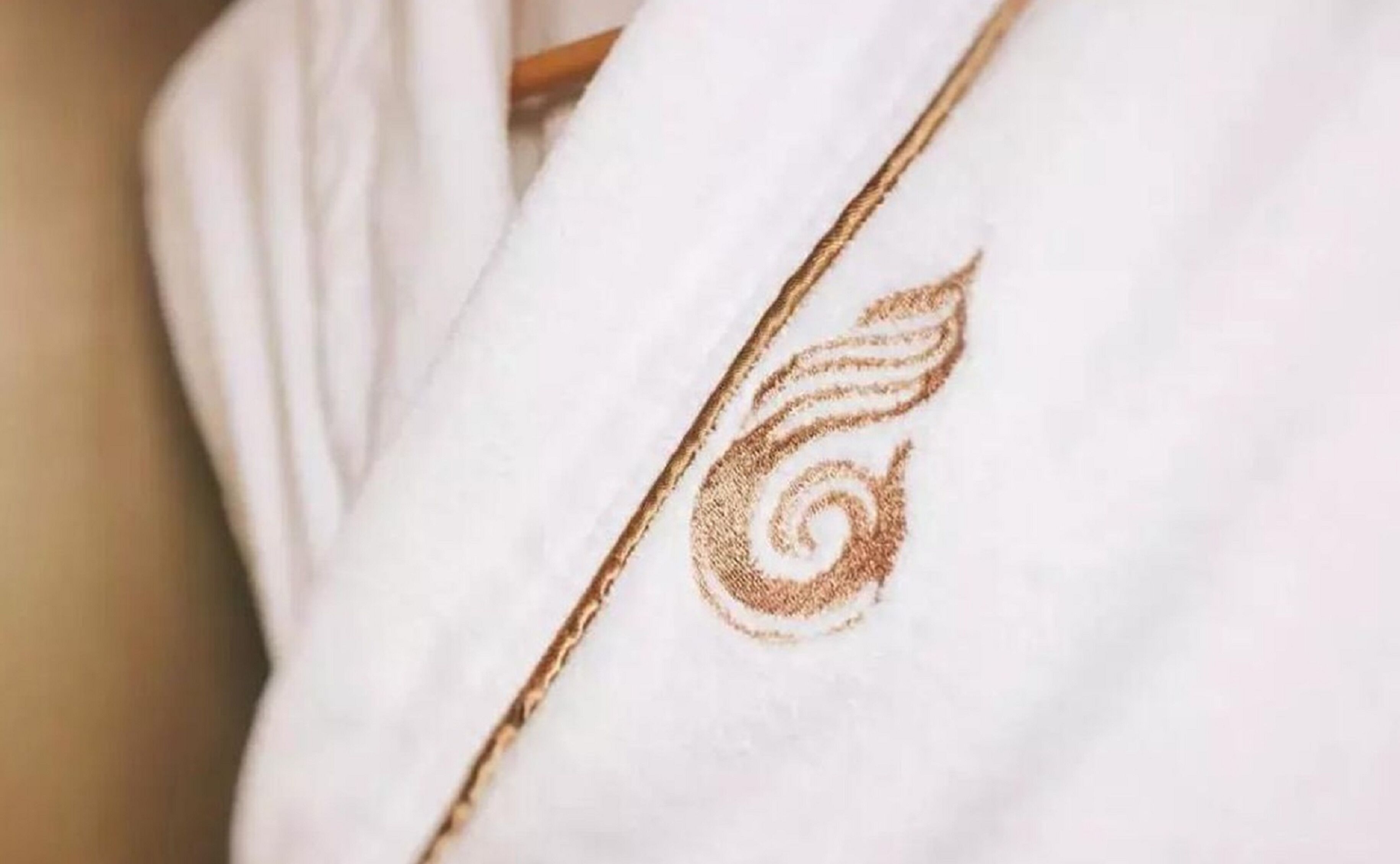 premium bedding, pillow-top beds, minibar, in-room safe