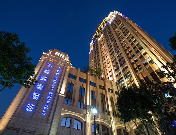 Front of property – evening/night
