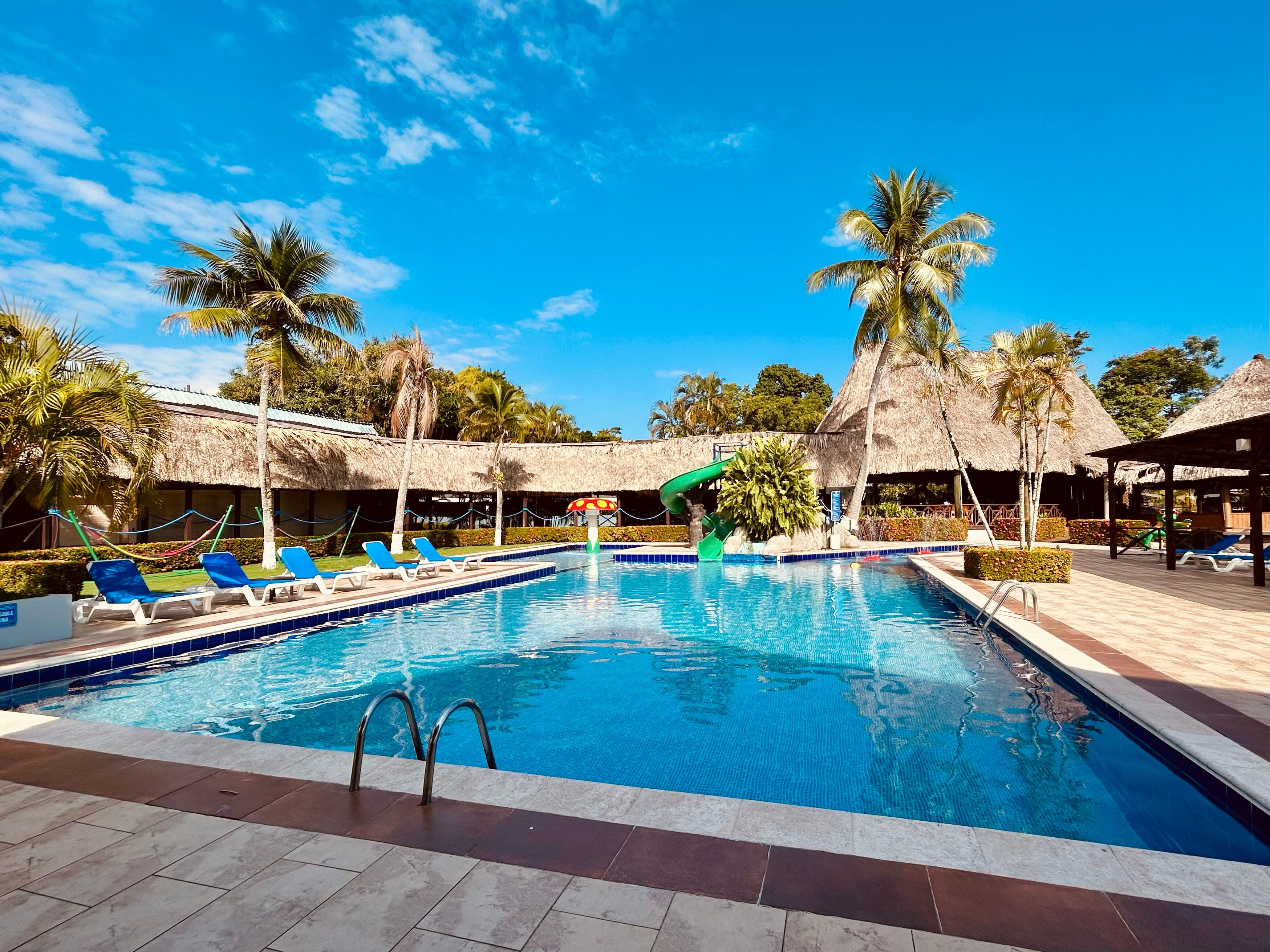 2 utendørsbassenger